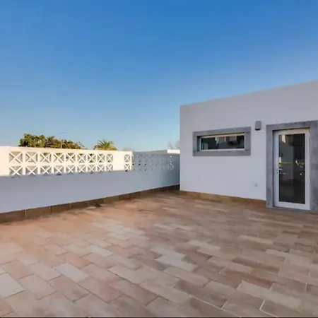 Δωμάτια σε οικογενειακή κατοικία Blife Frankya Private